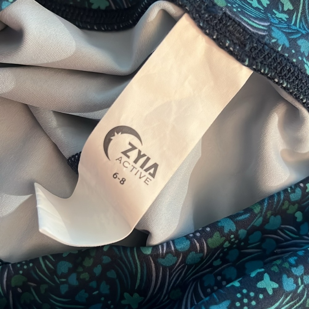Zyia Active - two pairs Light N Tight leggings in great condition! Size 6-8 - Picture 7 of 8